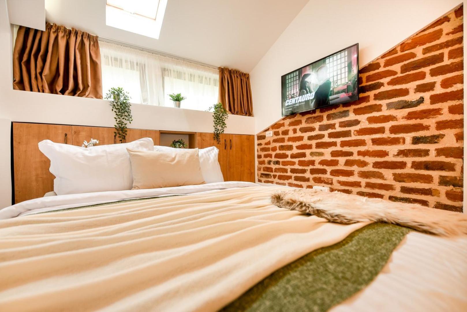 Away From - Modern & Cozy Near Vibrant Unirii Area Apartment