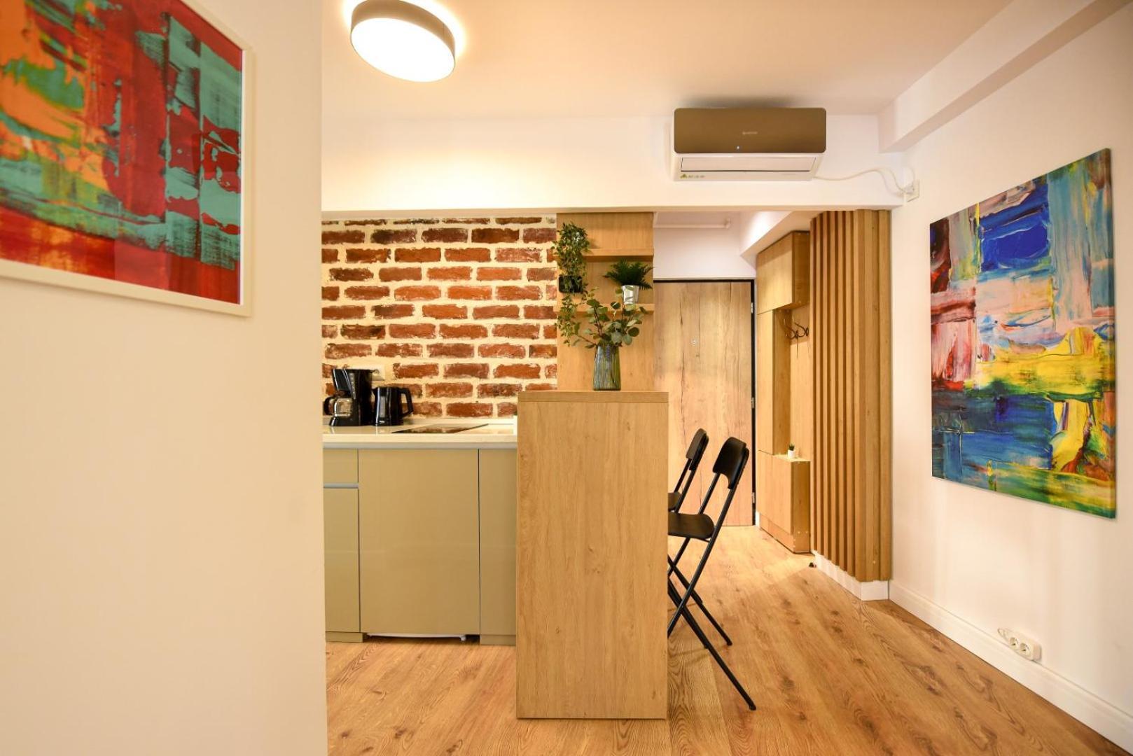 Apartment Away From - Modern & Cozy Near Vibrant Unirii Area *