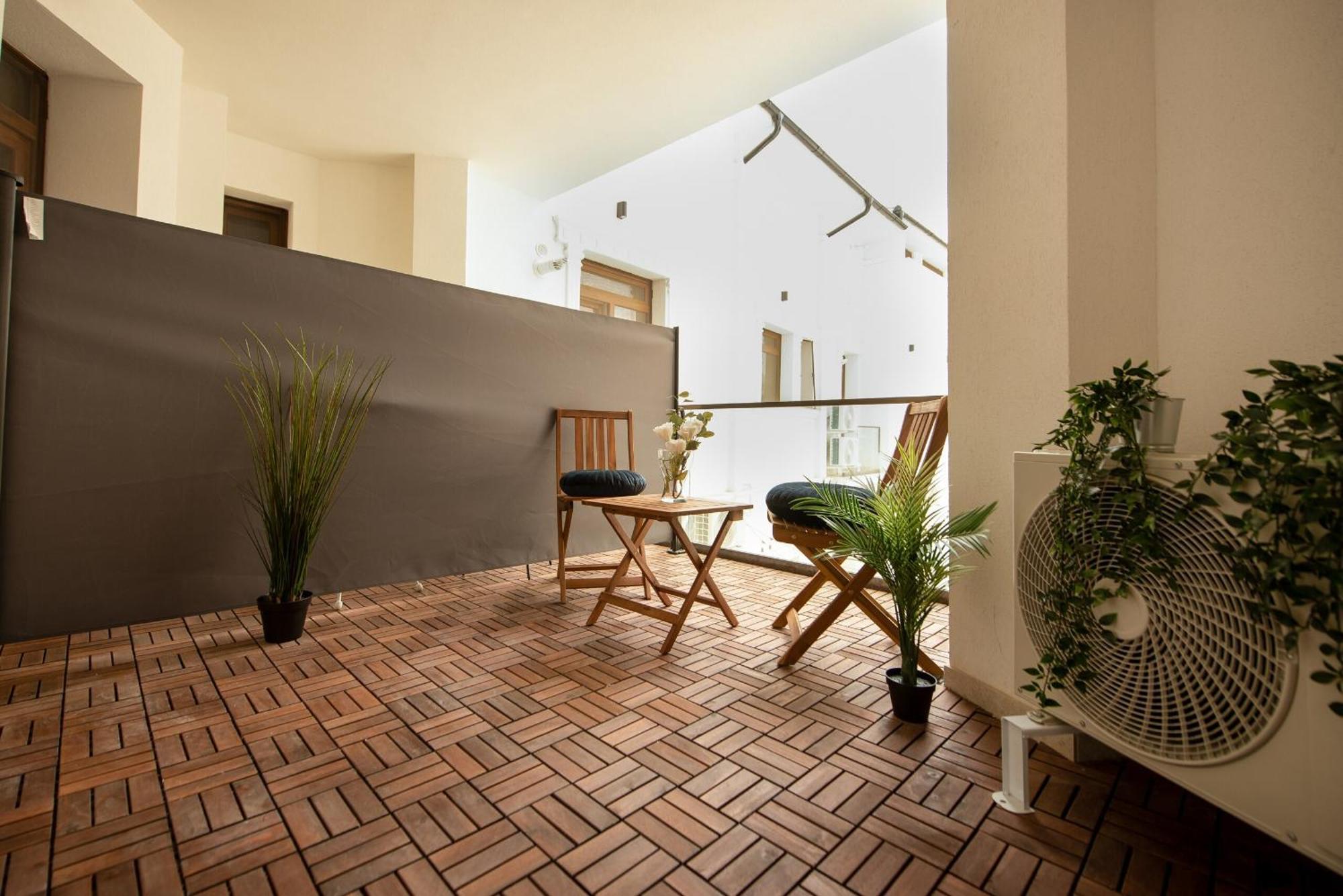 Away From - Modern & Cozy Near Vibrant Unirii Area