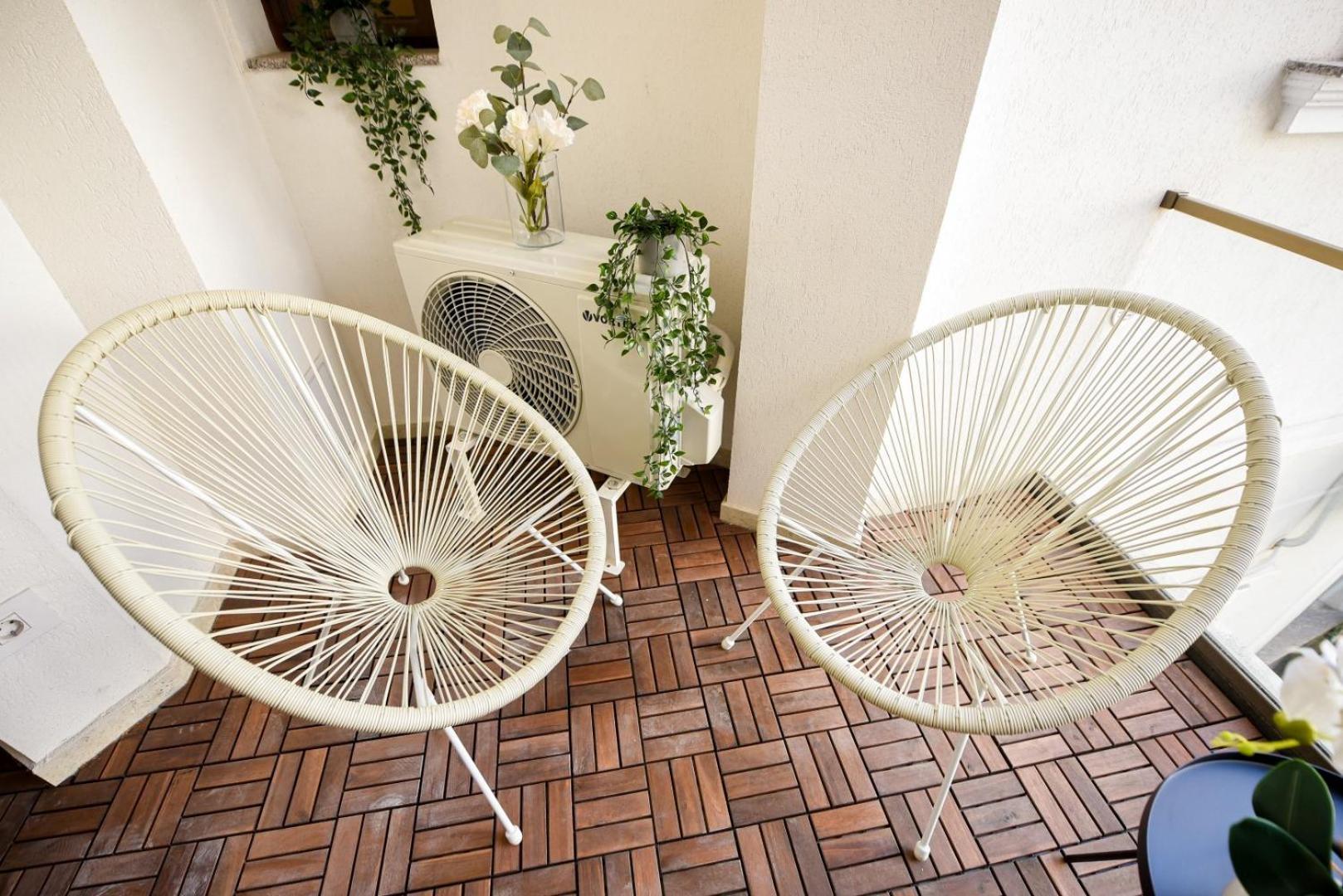 Appartement Away From - Modern & Cozy Near Vibrant Unirii Area Bucarest